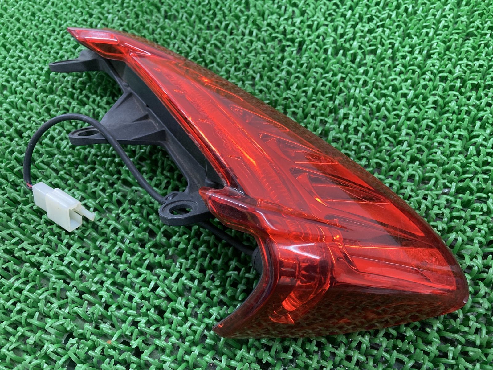 リヴァーレ800 テールランプ 右 0013822 MVアグスタ 純正 中古 バイク