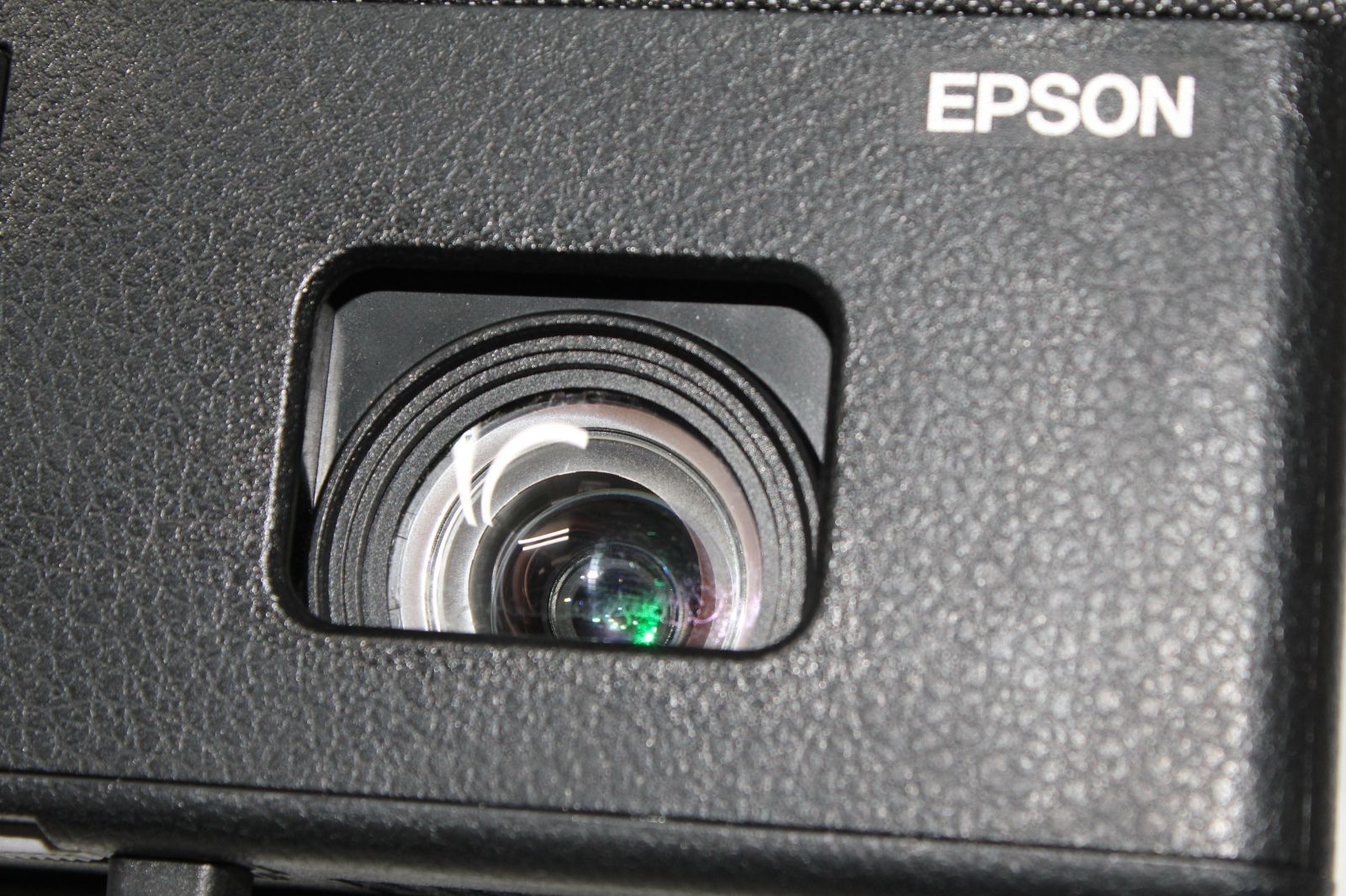 ギフトに最適。 EPSON EF-12 ホームプロジェクター スタンド付き ⑤