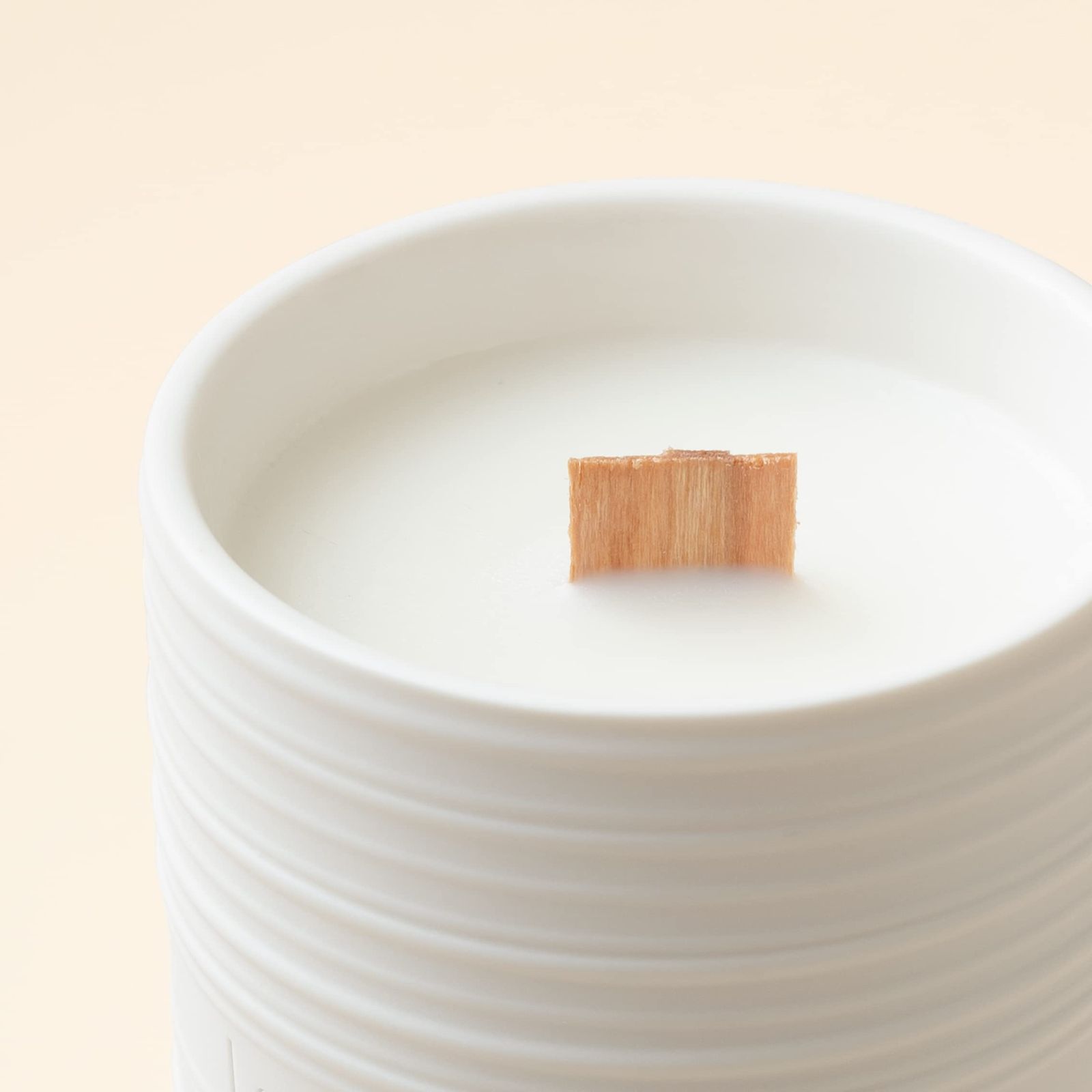 商品 陶器缶 天然ソイワックス 木芯 220g サンダルウッドとパチョリの香り 燃焼時間50時間 アロマキャンドル MUSE 女性向け JOLIE ギフト LA KANDAIZUMI_COM