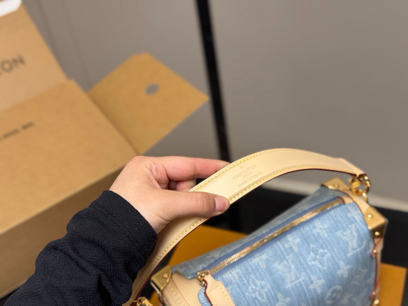 VUITTON ソフトボックスバッグ