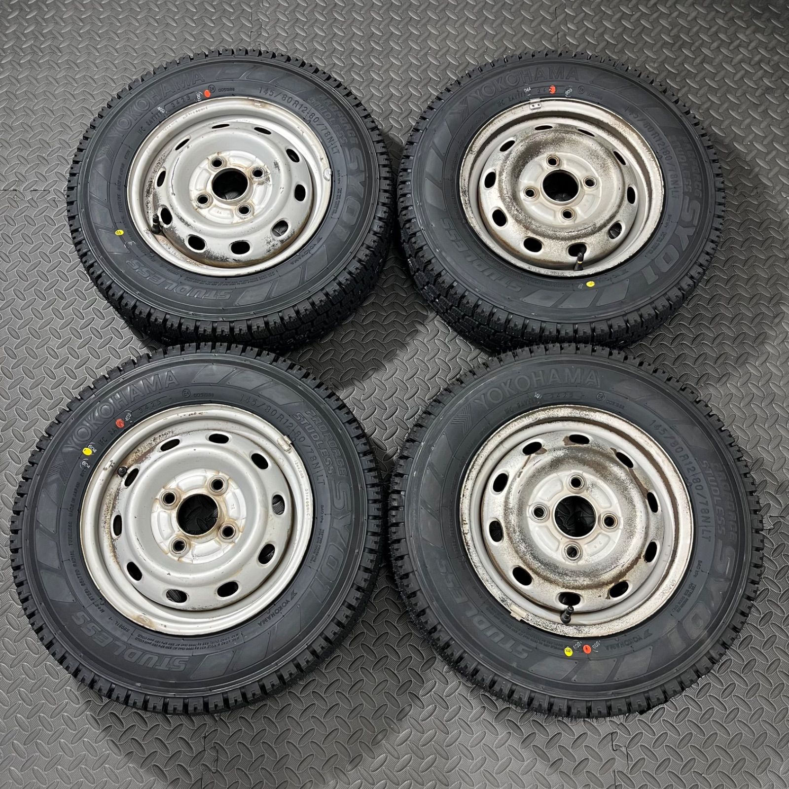 25年製 タイヤ 145 80R12 80 78N LT ヨコハマ SY01V スバル サンバー サンバーディアス スタッドレスタイヤ 冬タイヤ 1058P