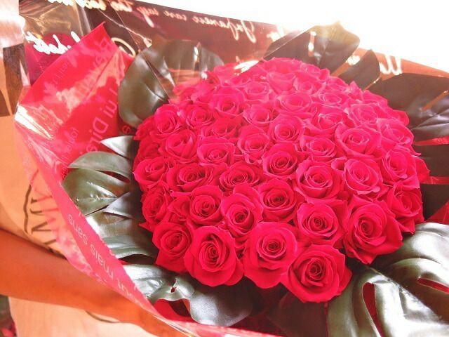 プロポーズ 赤 40本 花言葉 真実の愛 プリザーブドフラワー 花束 結婚記念 40本使用 枯れずにいつまでもキレイな赤 プレゼント 成人祝い 記念日の贈り物に のフラワーギフト