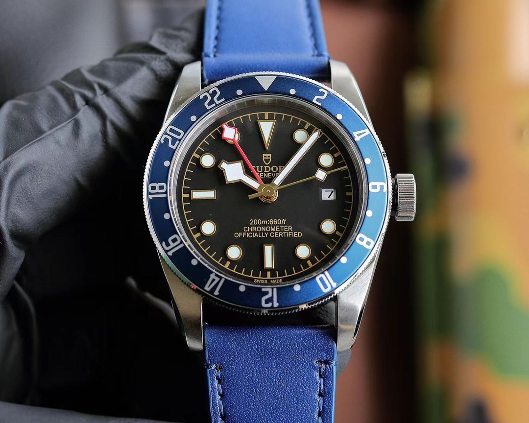 TUDOR　チューダーブラックベイタイプ　自動巻腕時計　新品未使用 TUDOR（チューダー）ブラックベイ シリーズ - 42mm 自動巻き機械