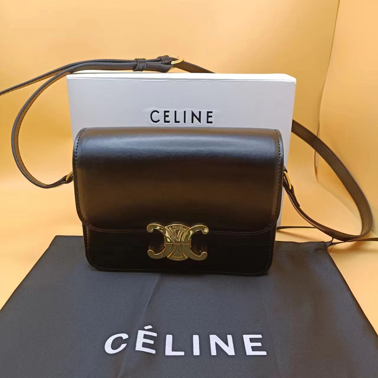【ラッピング不可】 みんみん様専用】最終値下げ‼️CELINE コイン レザー ブラック 小物