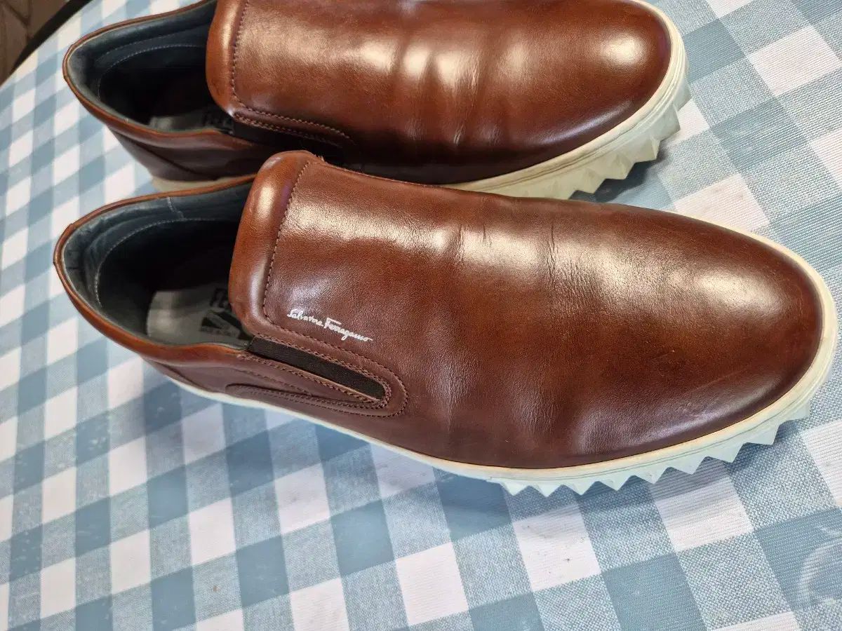 FERRAGAMO(フェラガモ) スリッポン 8 サイズ