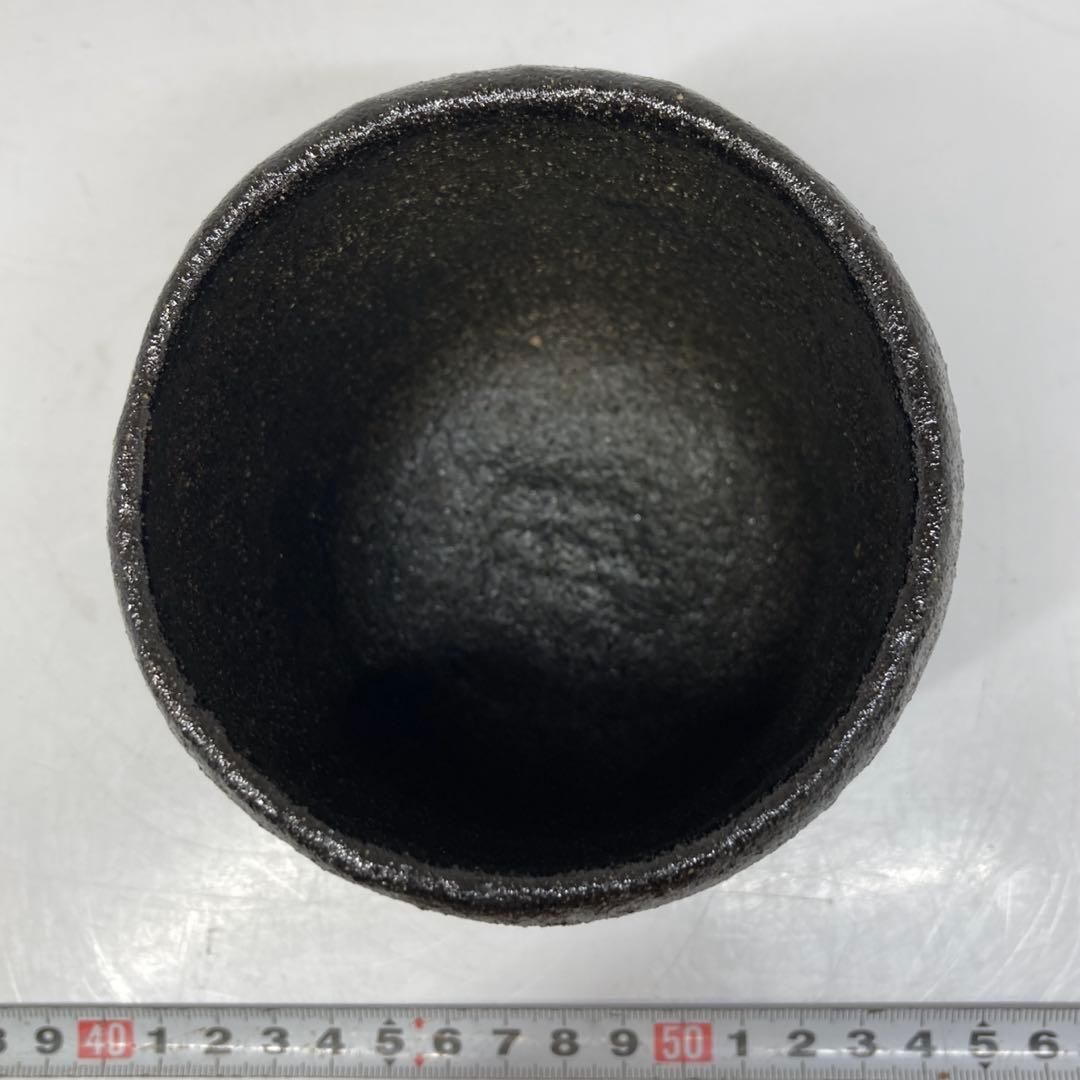 佐々木昭楽　長次郎写風折　黒茶碗　共箱　高さ10.5㎝　東ま5-1109② 佐々木昭楽 長次郎写風折 黒茶碗 共箱 高さ10.5㎝ 東ま5-1109②