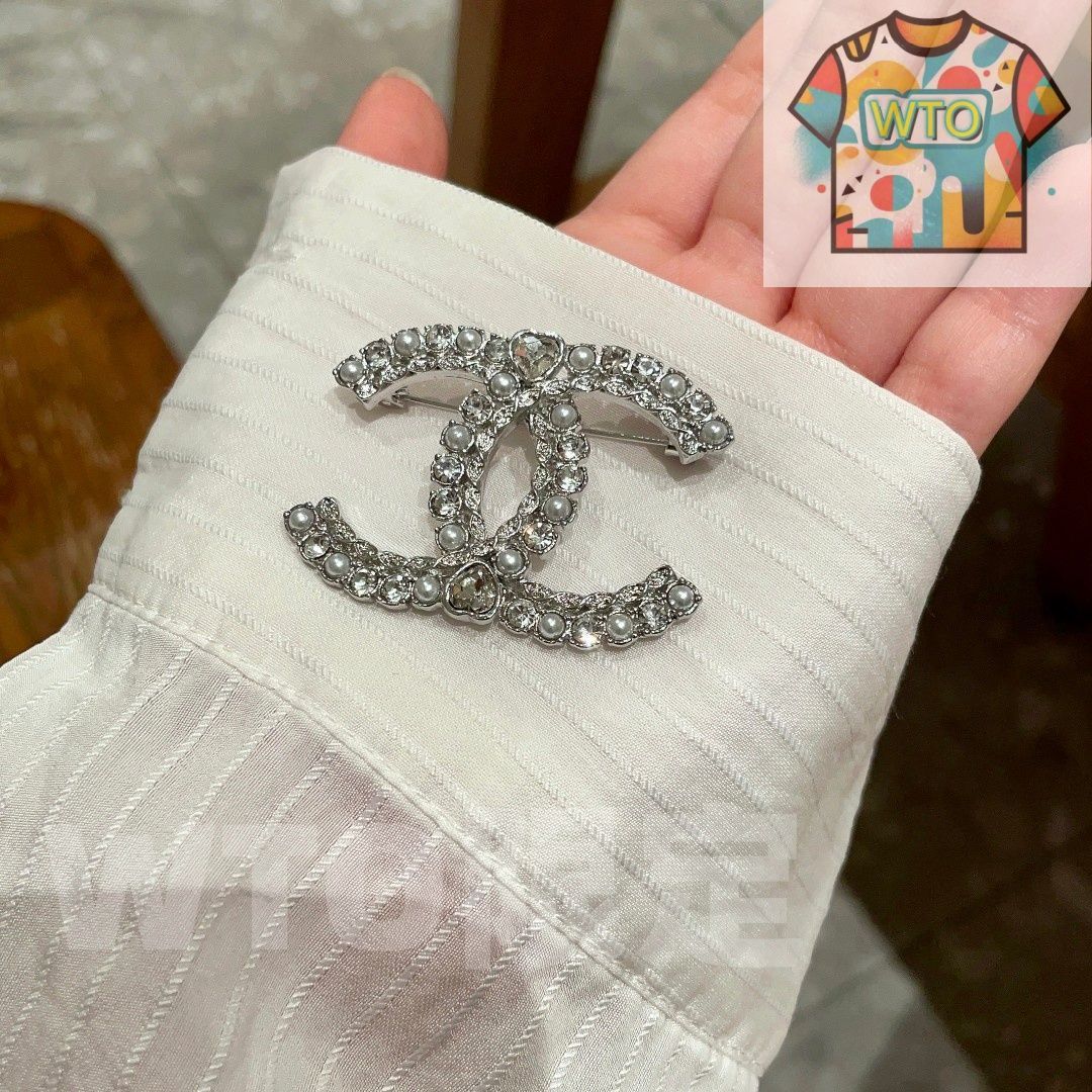 今日特価】CHANEL シャネル 専門店新商品と同時期に発売 胸ピン