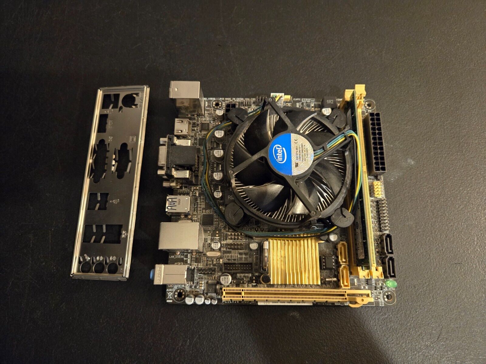 ASUS H81i-Pl Mini ITX マザーボード Intel i7-4770s 8GB メモリ Windows Pro 搭載