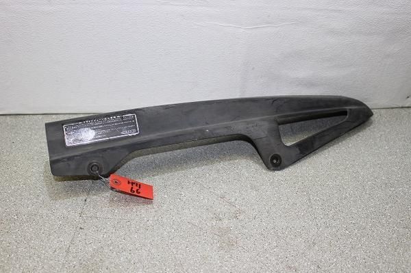 ホンダVTZ250MC15チェーンカバーH71-66