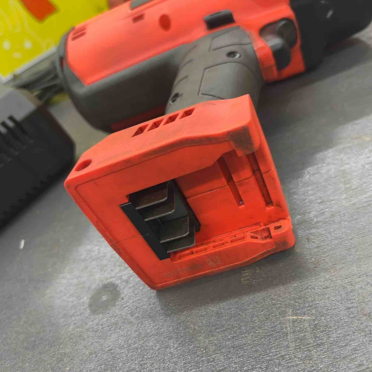 充電式バッテリー1個 充電器1個