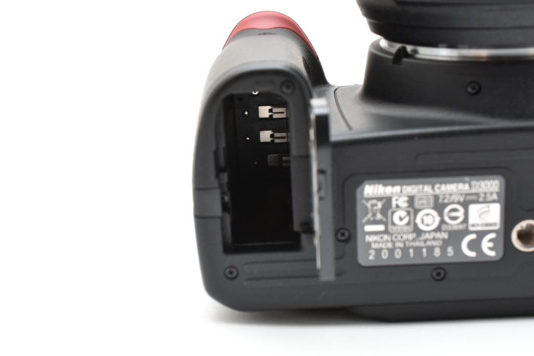 184 Nikon D3000 18-55 最新 ズームレンズキット ショット数833 184