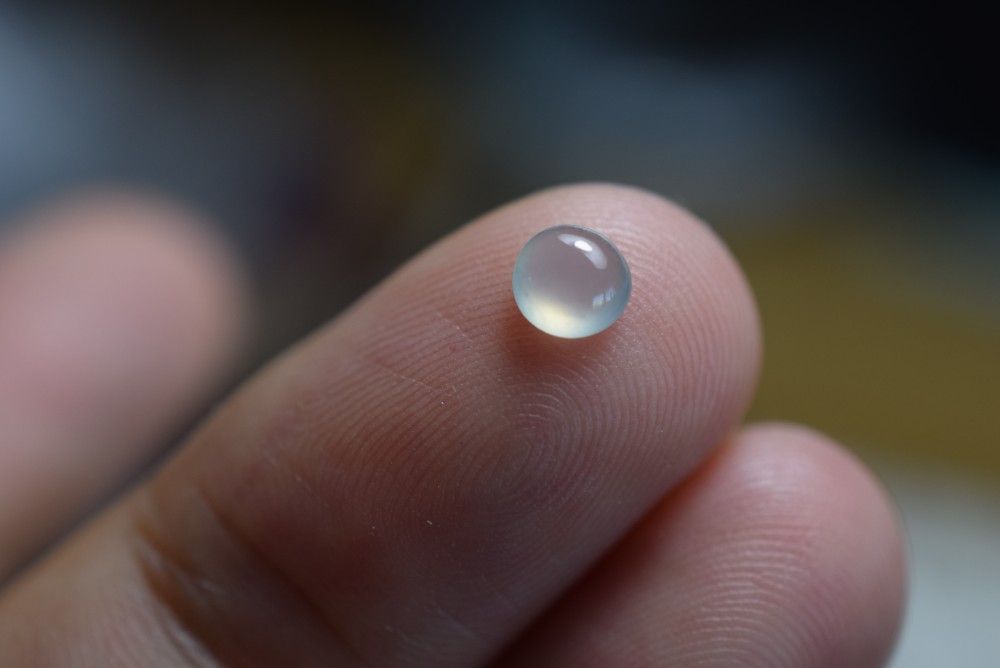 ミャンマー産本翡翠　勾玉アイスジェイド　最高級SS宝石質　透明感抜群　C638 ミャンマー産本翡翠 勾玉アイスジェイド 最高級SS宝石質 透明感