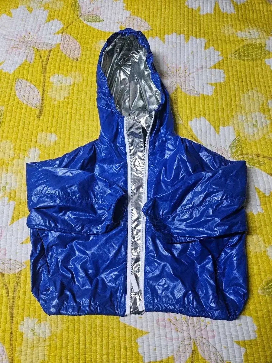 バーバリー キッズ ウィンドブレーカー 3y