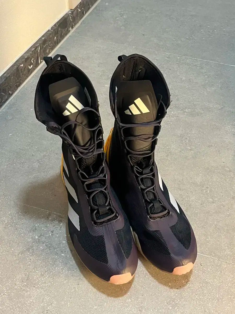 adidas アディダス