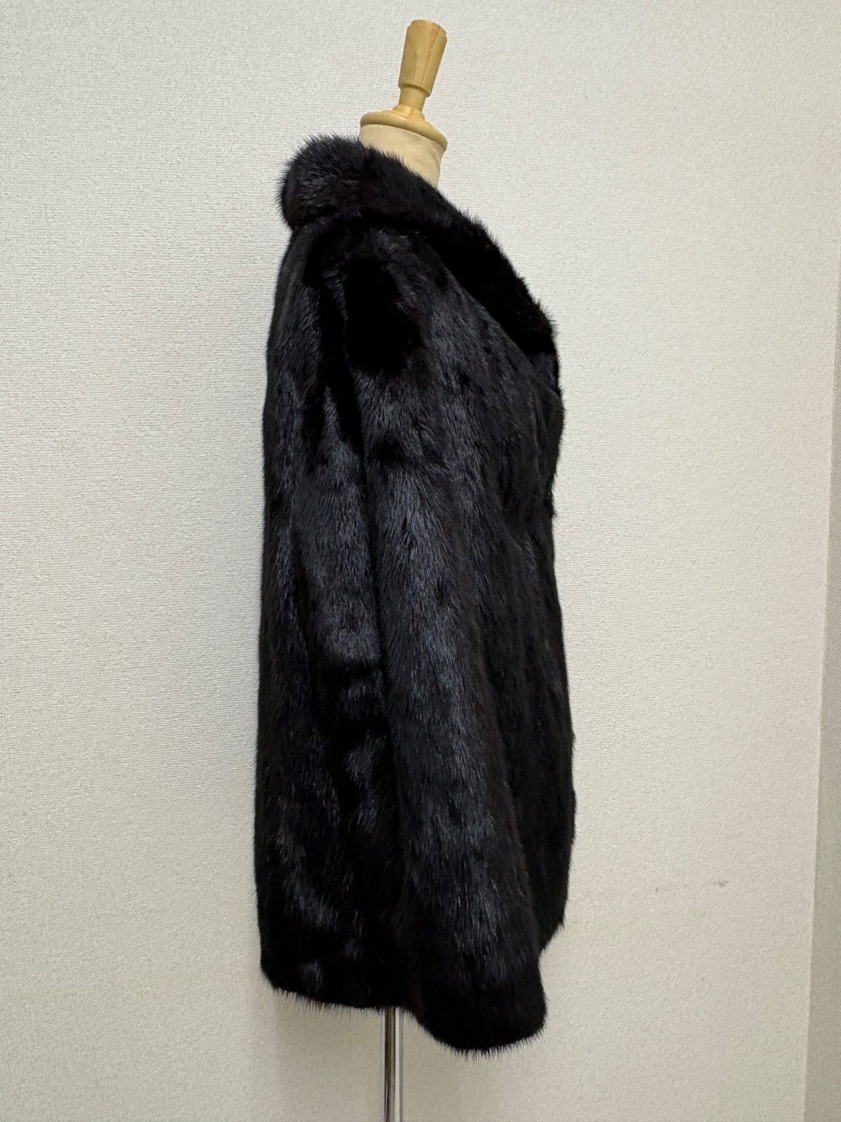 シマスカンクの毛皮　１点もの SAGA MINK Logan Fur ミンクコート 毛皮 リアルファー C25102625