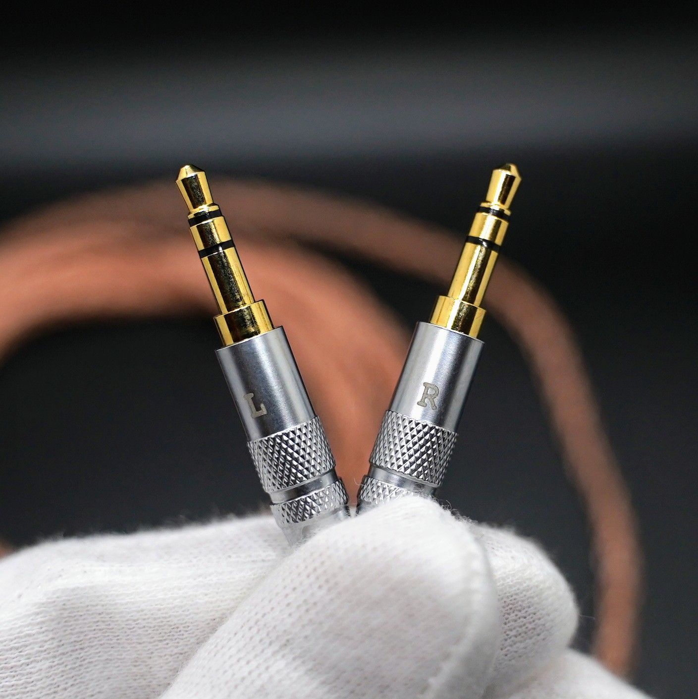 1点のみ】16コア 7N高純度単結晶銅 メッキ無 3.5mm*2 4.4mm - メルカリ