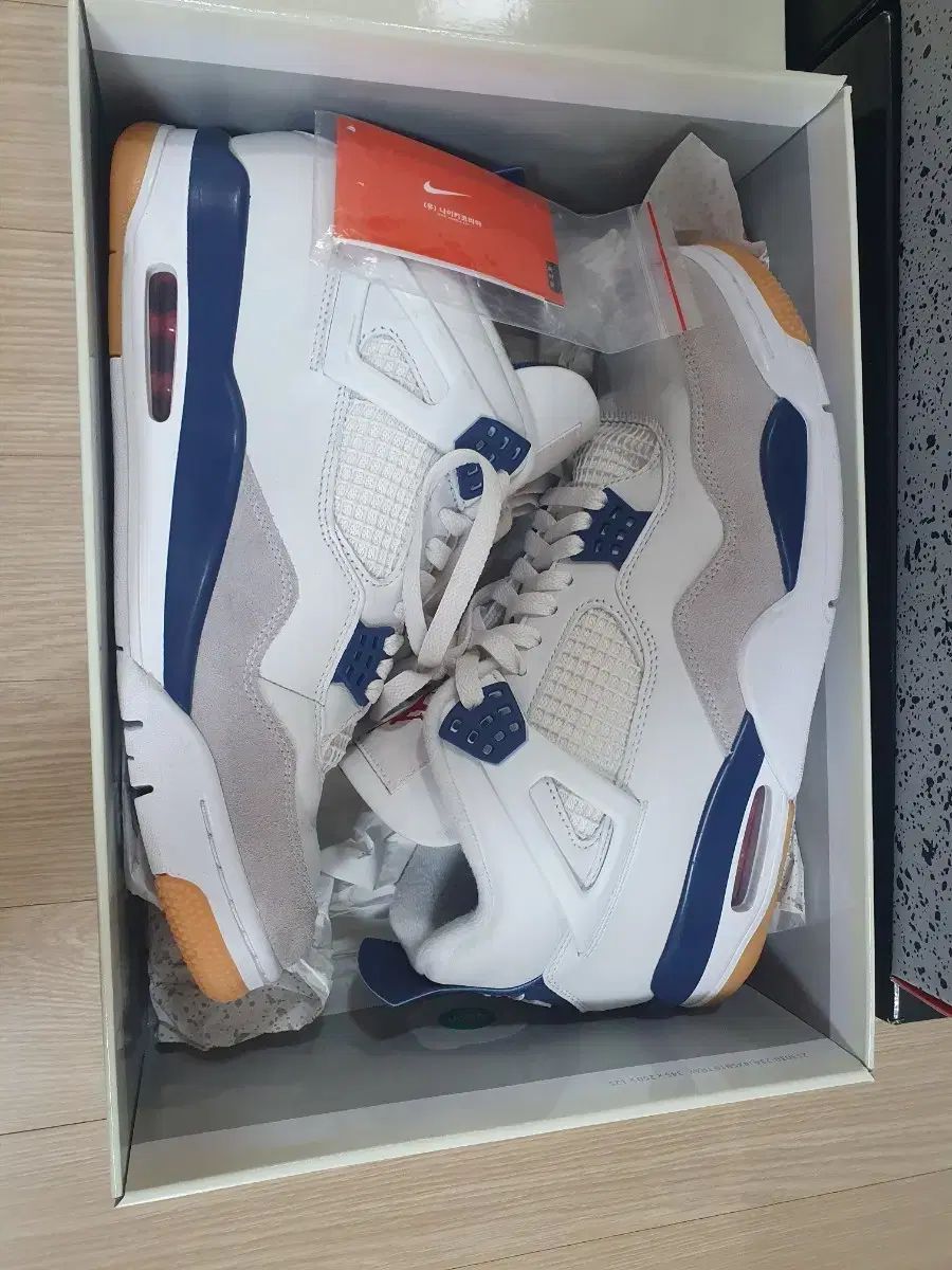 NIKE ナイキ エア ジョーダン 4 レトロ ホワイト|ネイビー sb
