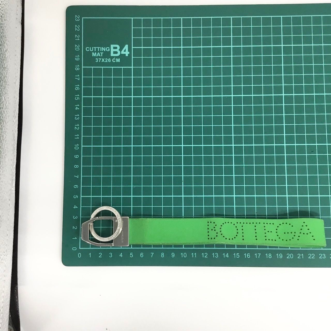 極美品！BOTTEGA VENETA グリーン キーホルダー ボッテガ・ヴェネタ BOTTEGA VENETA 極美品 キーリング付き