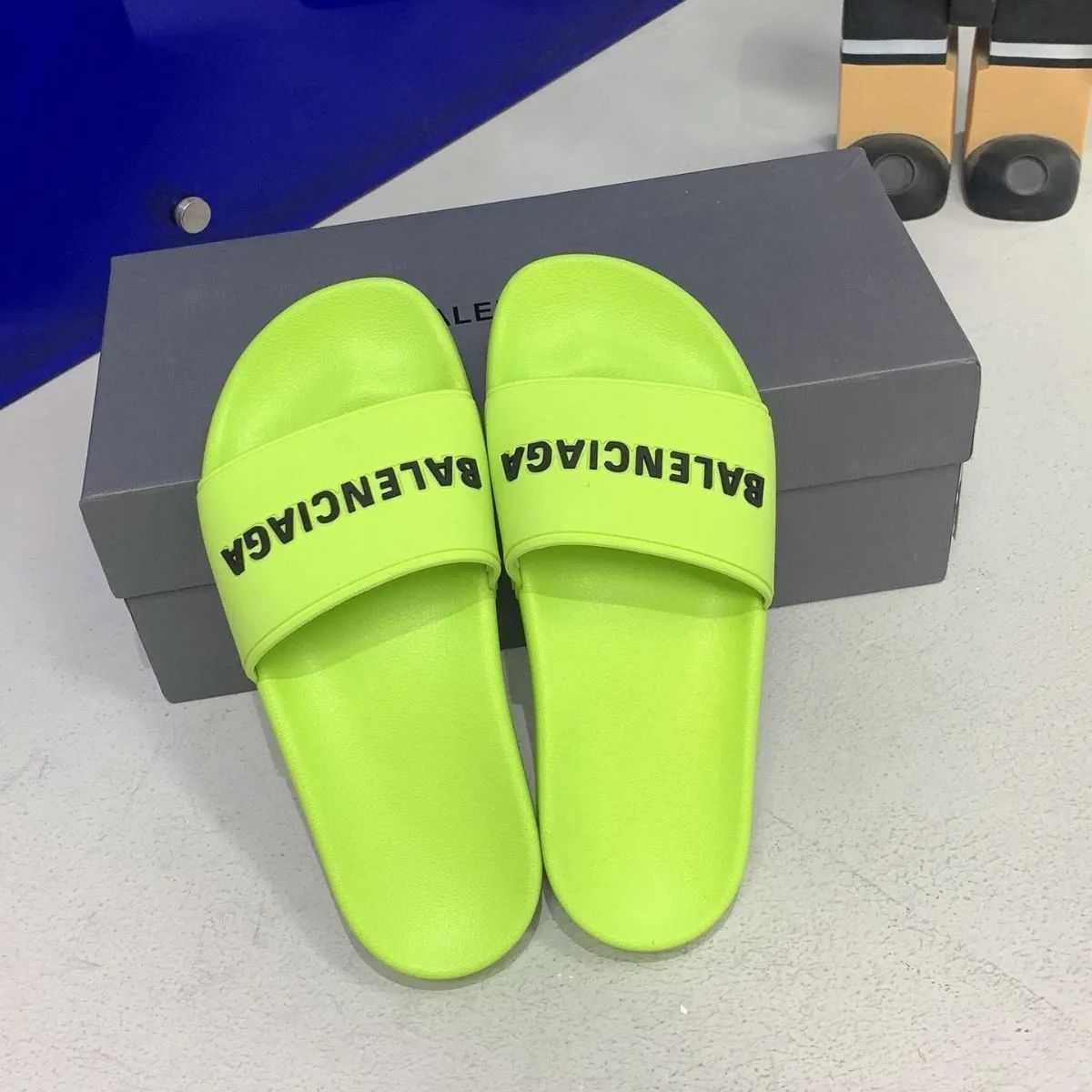 ✨最終値下げ✨ BALENCIAGA プールスライドローサンダル✨男女兼用 