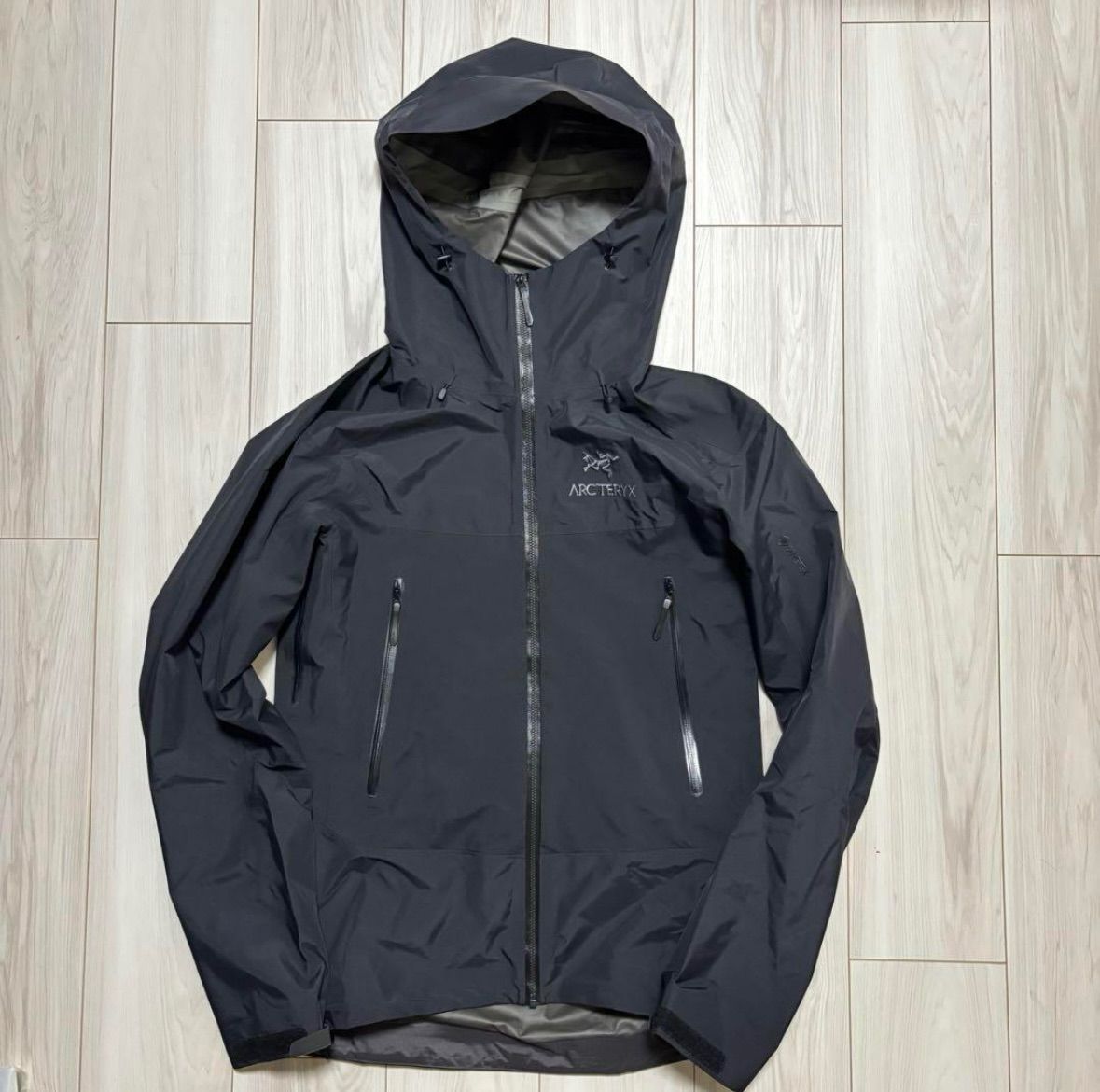 正規品美品アークテリクスベータSLハイブリッドメンズS 黒ゴアテックス