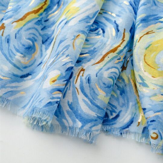 ゴッホの代表作「星月夜」からインスパイアされた大判ストール 渦巻く