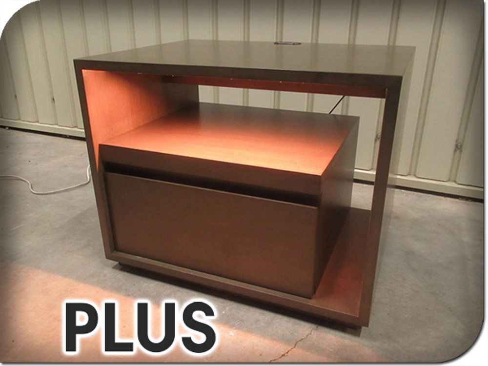 展示品　PLUS　アニグレ材　LED/照明付き　金庫収納　ナイトテーブル