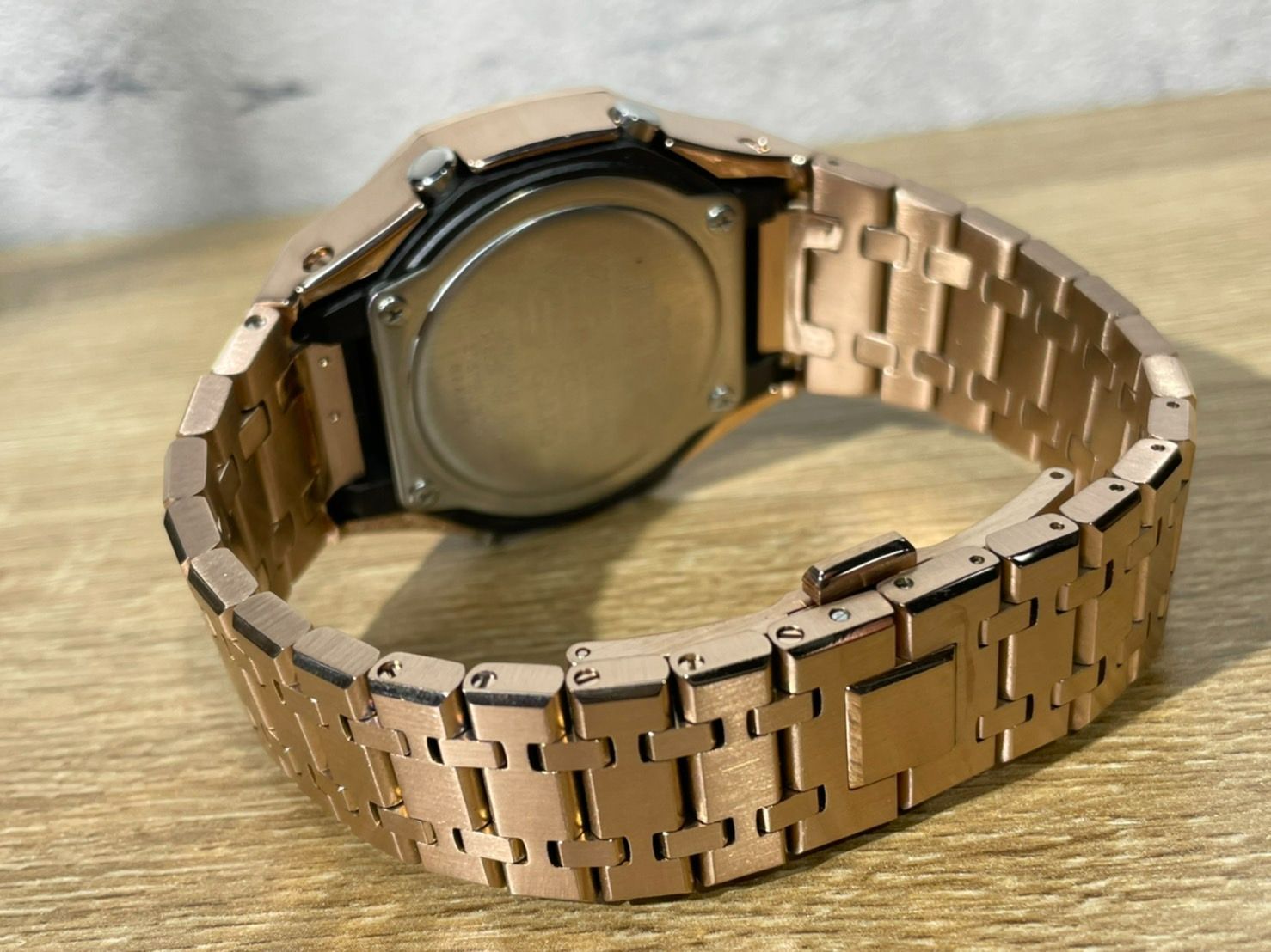 カシオ Gショック フロステッドピンクゴールド GA2100-1A1