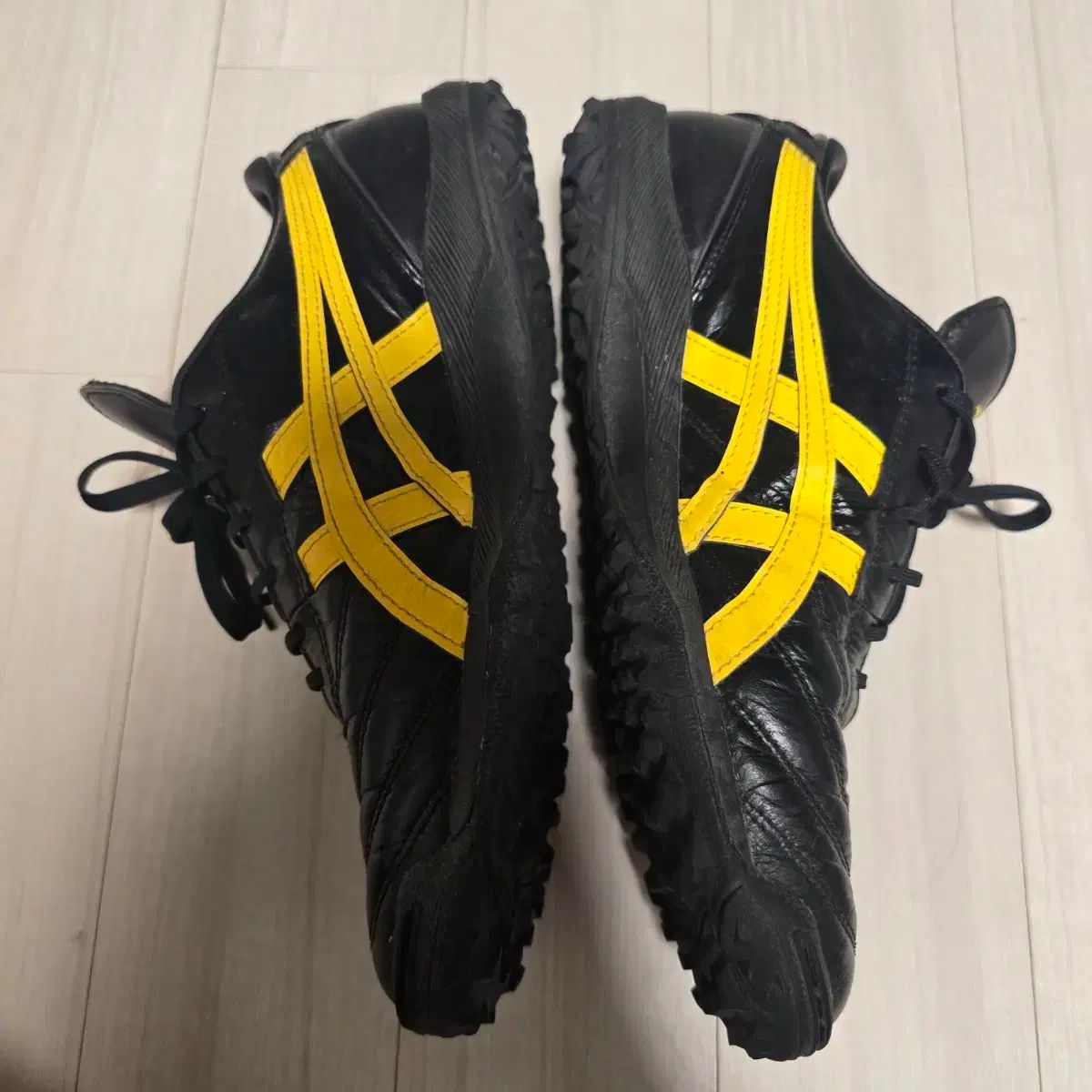 アシックス