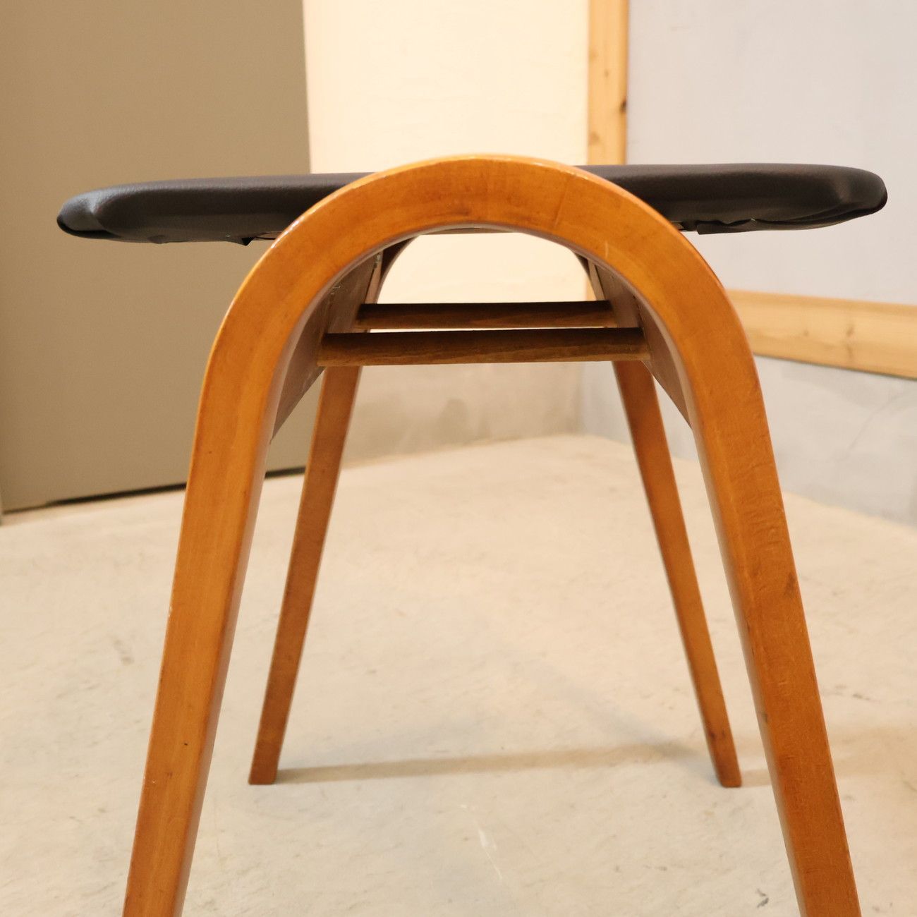 IDC OTSUKA 大塚家具 スタッキングスツール 剣持勇 秋田木工