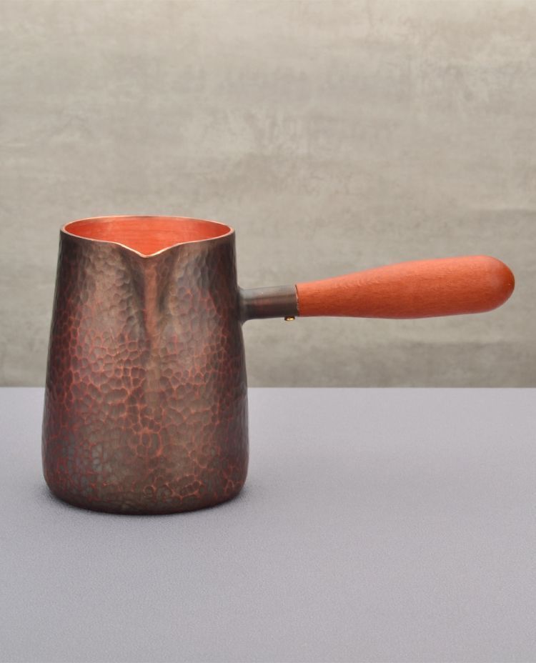 鎚起銅器 銅 片口 500 ml 銅製 酒器 ぐい呑み お猪口 冷酒 グラス 徳利 鍛金 打ち出し 湯冷まし 木製ハンドル 茶道具 煎茶 ゆさまし ゆざまし 湯冷し ミルクティー 茶海 公道杯 おしゃれ プレゼント TQ 113