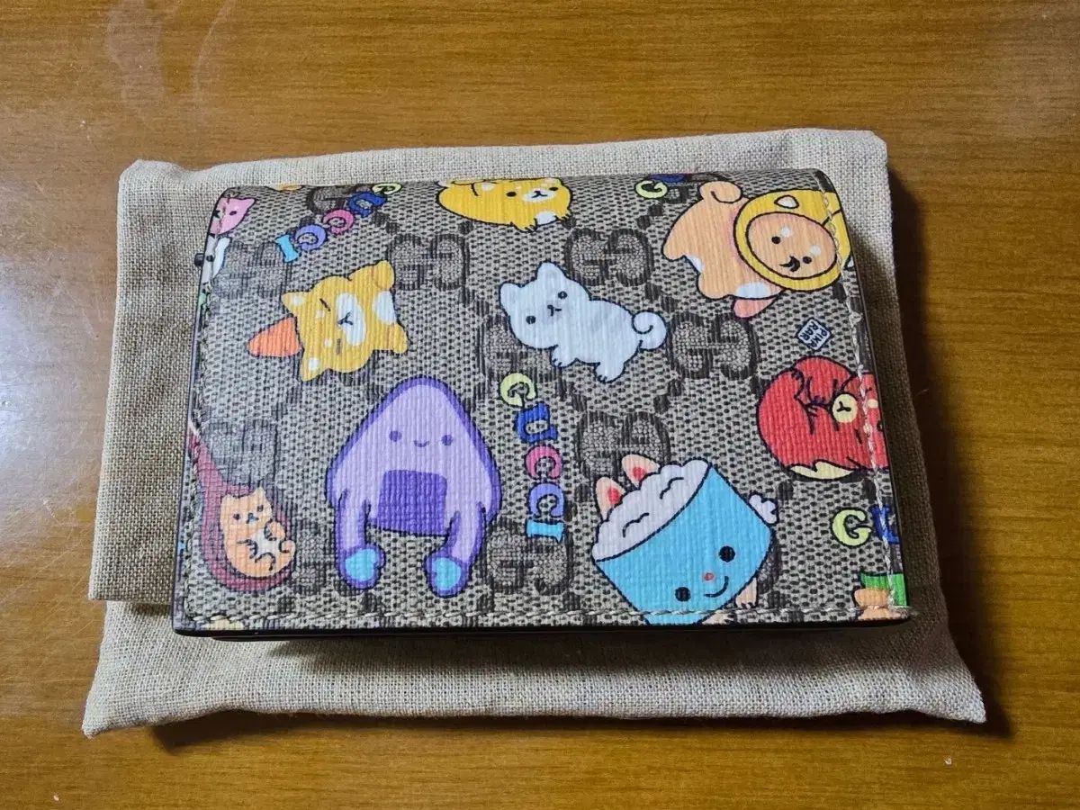 Pikarar x Gucci コラボ 限定版 動物 プリント レディース財布