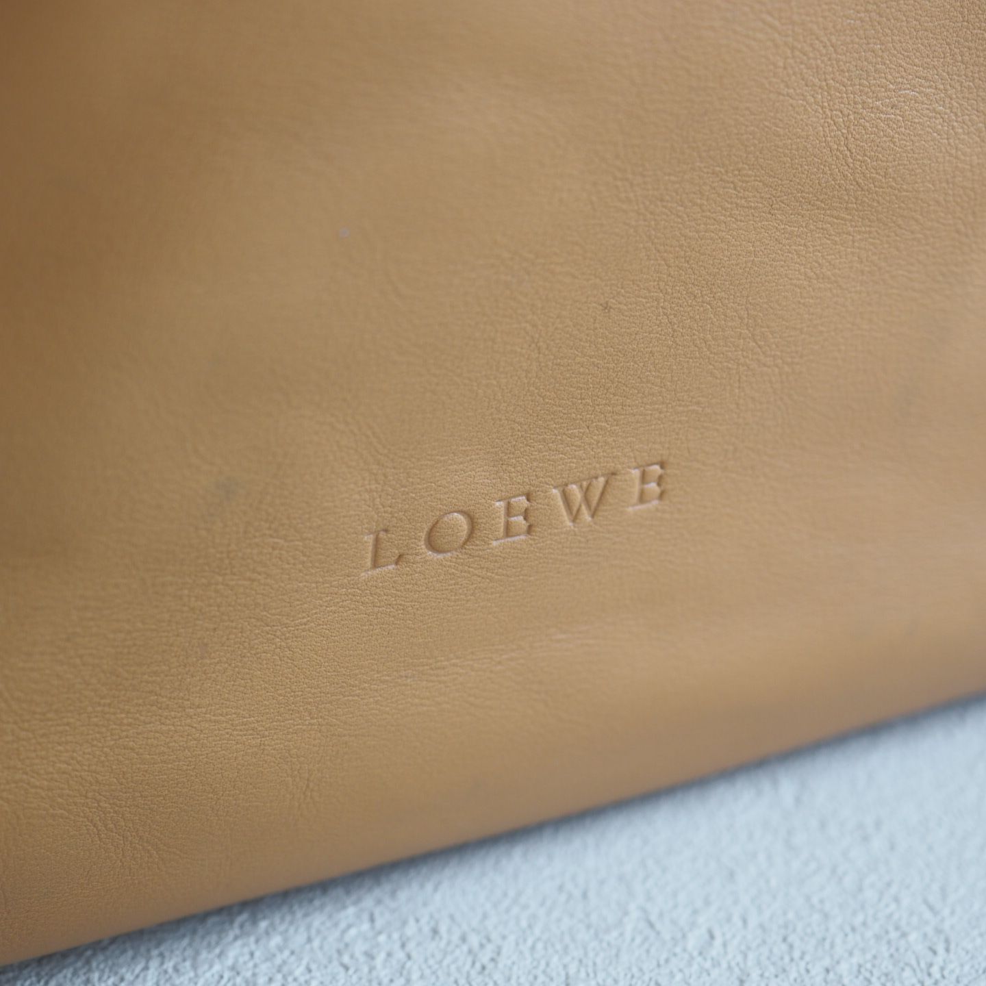 LOEWE レザーショルダーバッグ ベージュ LOEWE レザーショルダーバッグ ベージュ 楽天市場】ロエベ loewe