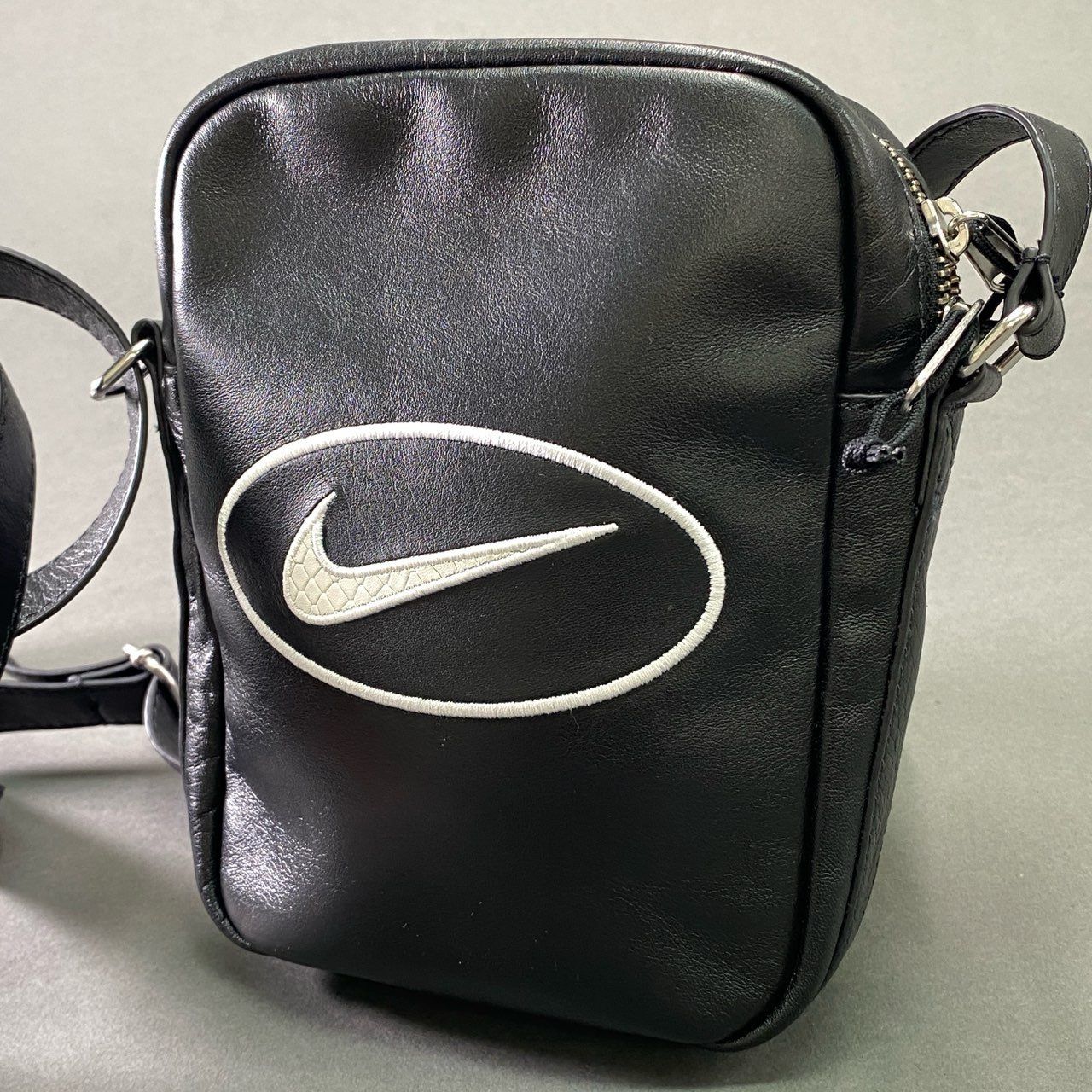 Hg9 SUPREME NIKE シュプリーム ナイキ LEATHER SHOULDER BAG