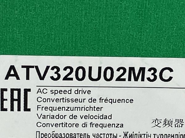 Schneider ATV320U02M3C (21)HL2225398001 シュナイダー インバーター 