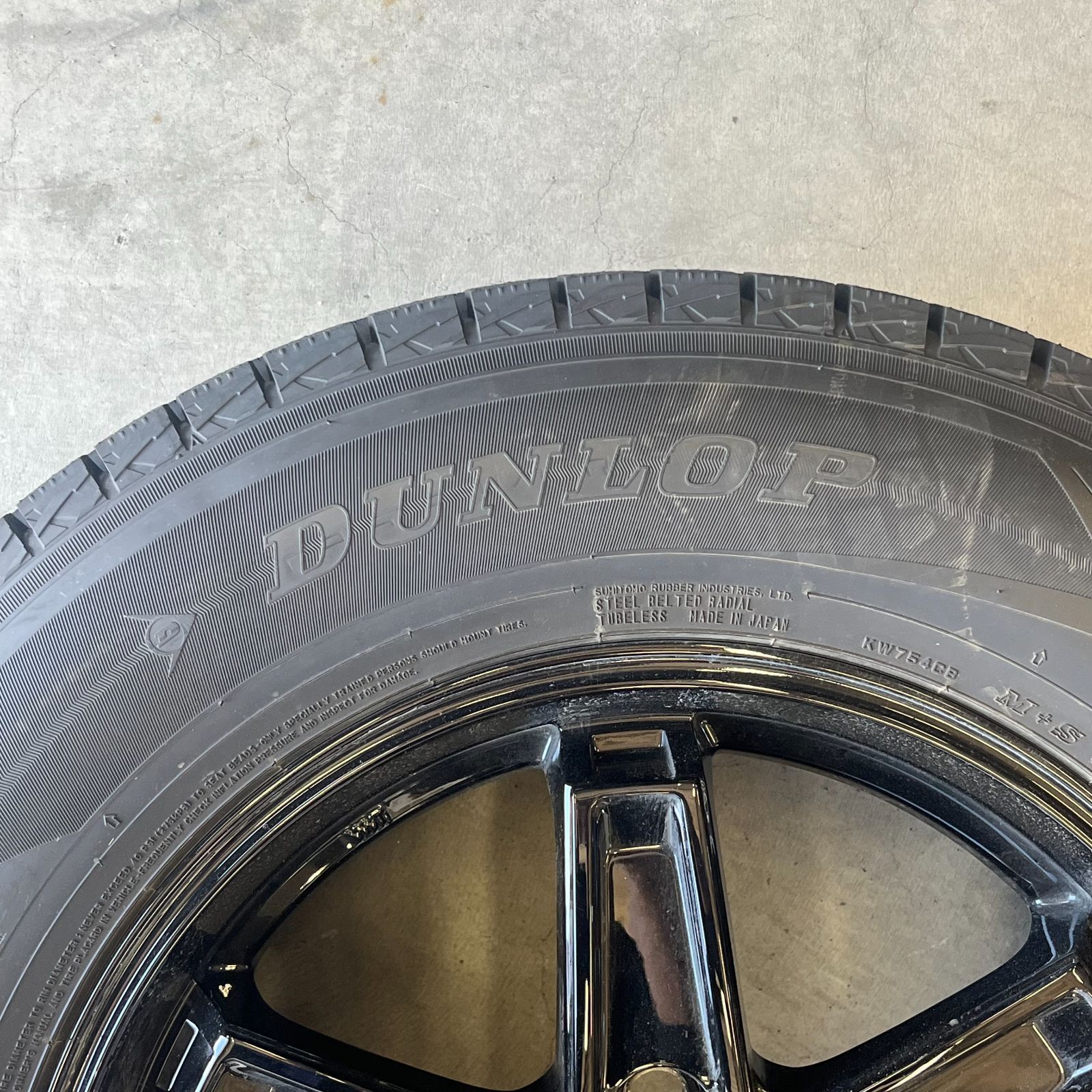 265|65|18インチ スタッドレスタイヤ