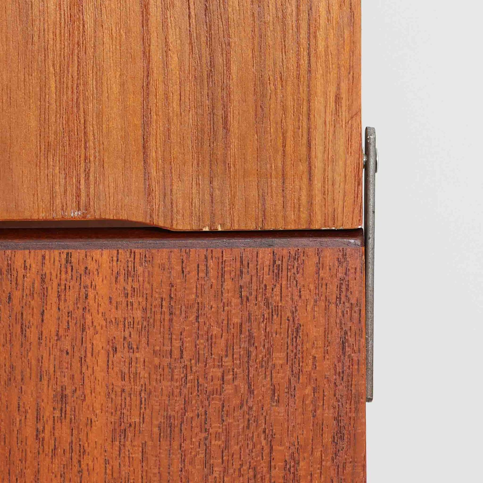 ２年保障、送料無料。 ディスプレイシェルフ チーク×オーク 幅90cm スウェーデン製 北欧ビンテージ家具 収納棚 本棚 キャビネット 飾り棚 DK18710