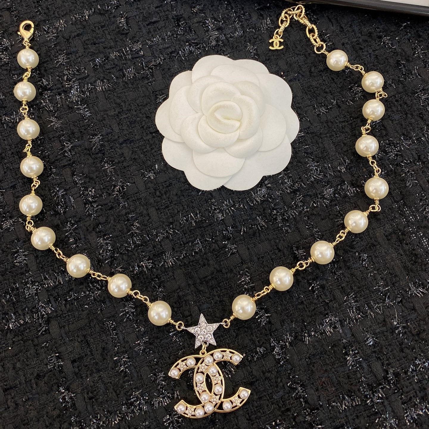 CHANEL】シャネル 新品 スター＆パール付きオープンワークCC ロゴ  