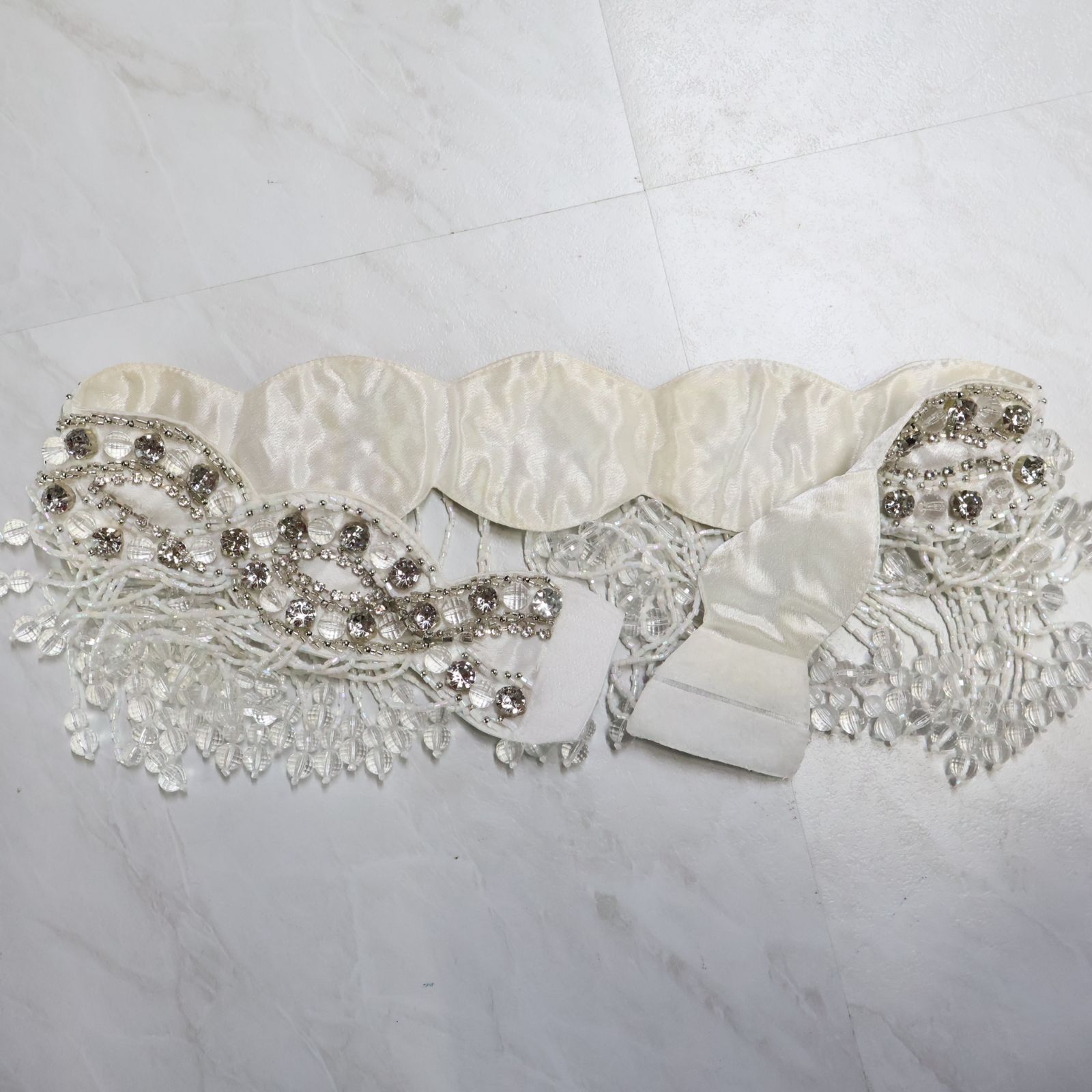 ベリーダンス用 オリエンタル衣装】ホワイト×ピンク スパンコールラメ