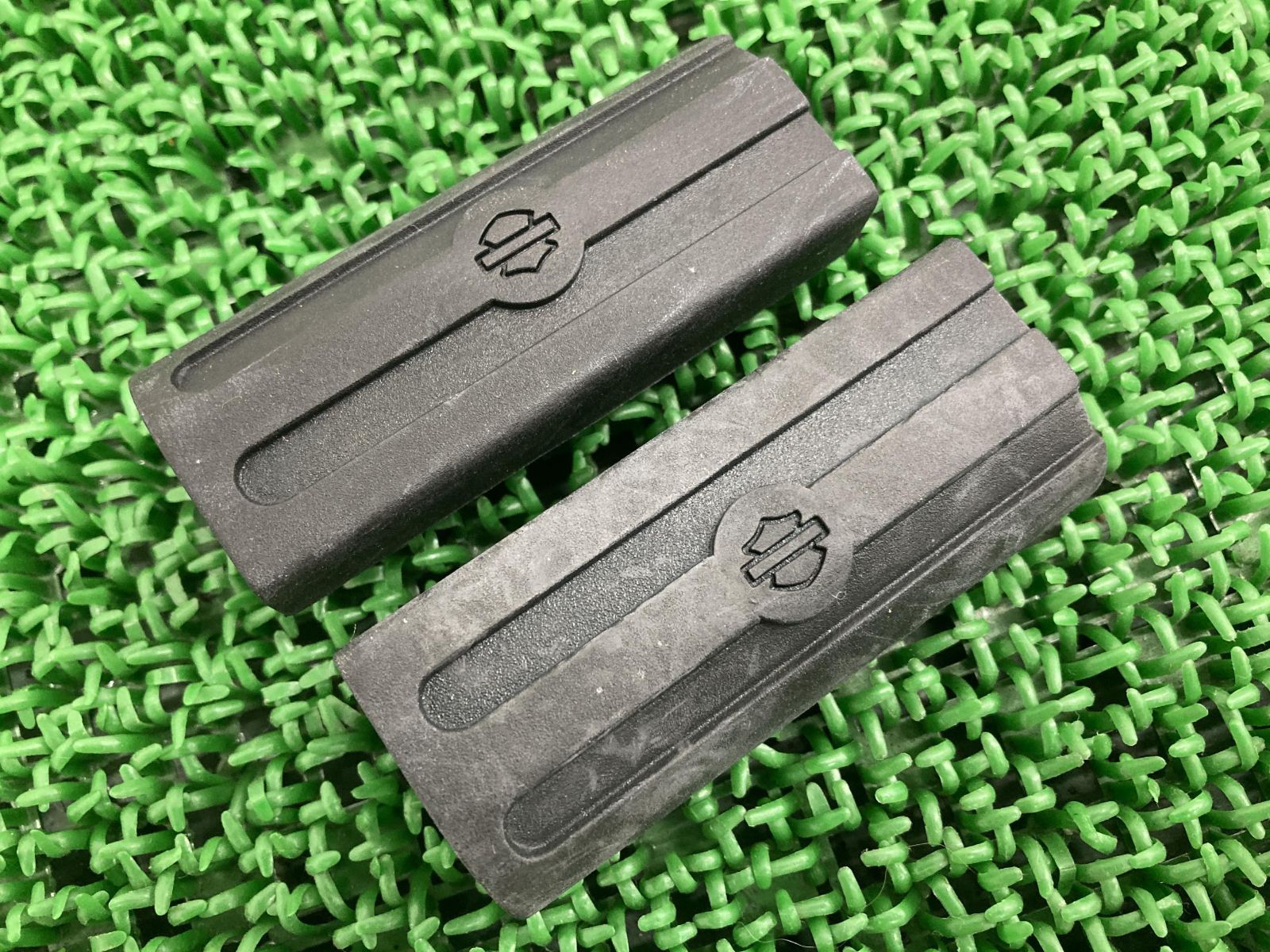 ステップペグラバー 左右 ハーレー 純正 中古 バイク 部品 クローム ナール フットペグインサート 交換等ラバー コンディション良好