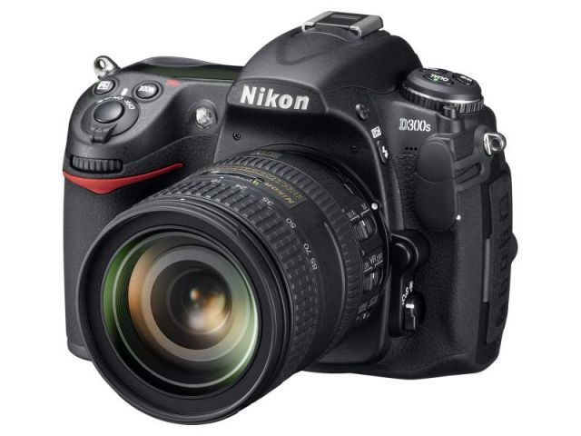 e*h様 完動品　NIKON D300S MB-D10セット Nikon D300S + MB-D10 セット (ショット数 約21000回) - メルカリ