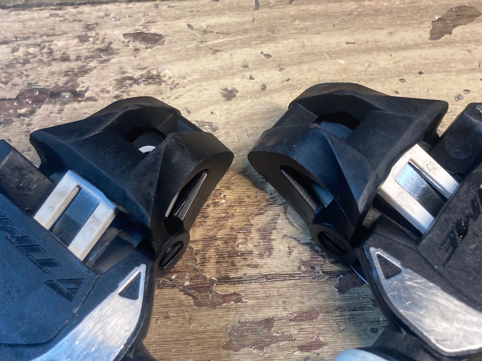 IC523 タイム TIME XPRO 15 ビンディングペダル 黒白 カーボン チタンシャフト キズあり BRIGHTFACE_UK