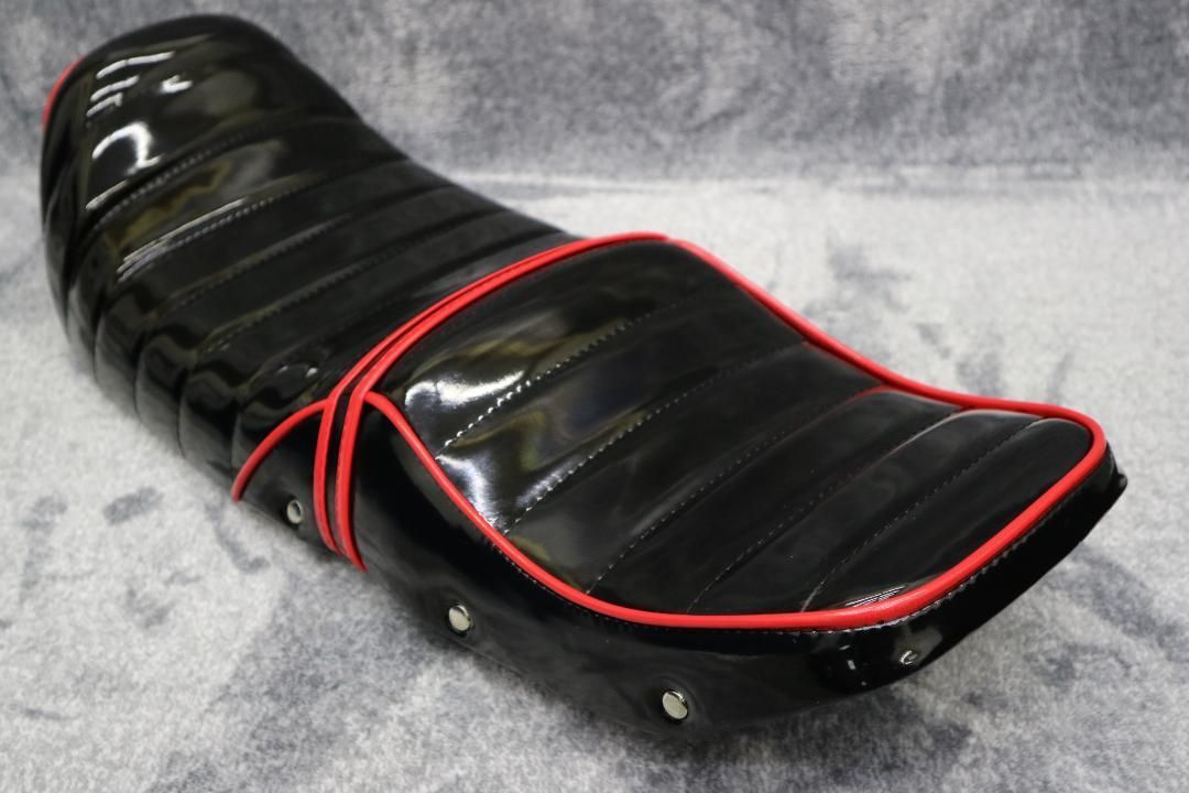 CBR400F タックロール シート 黒 赤 エナメル 鋲打ち/あんこ