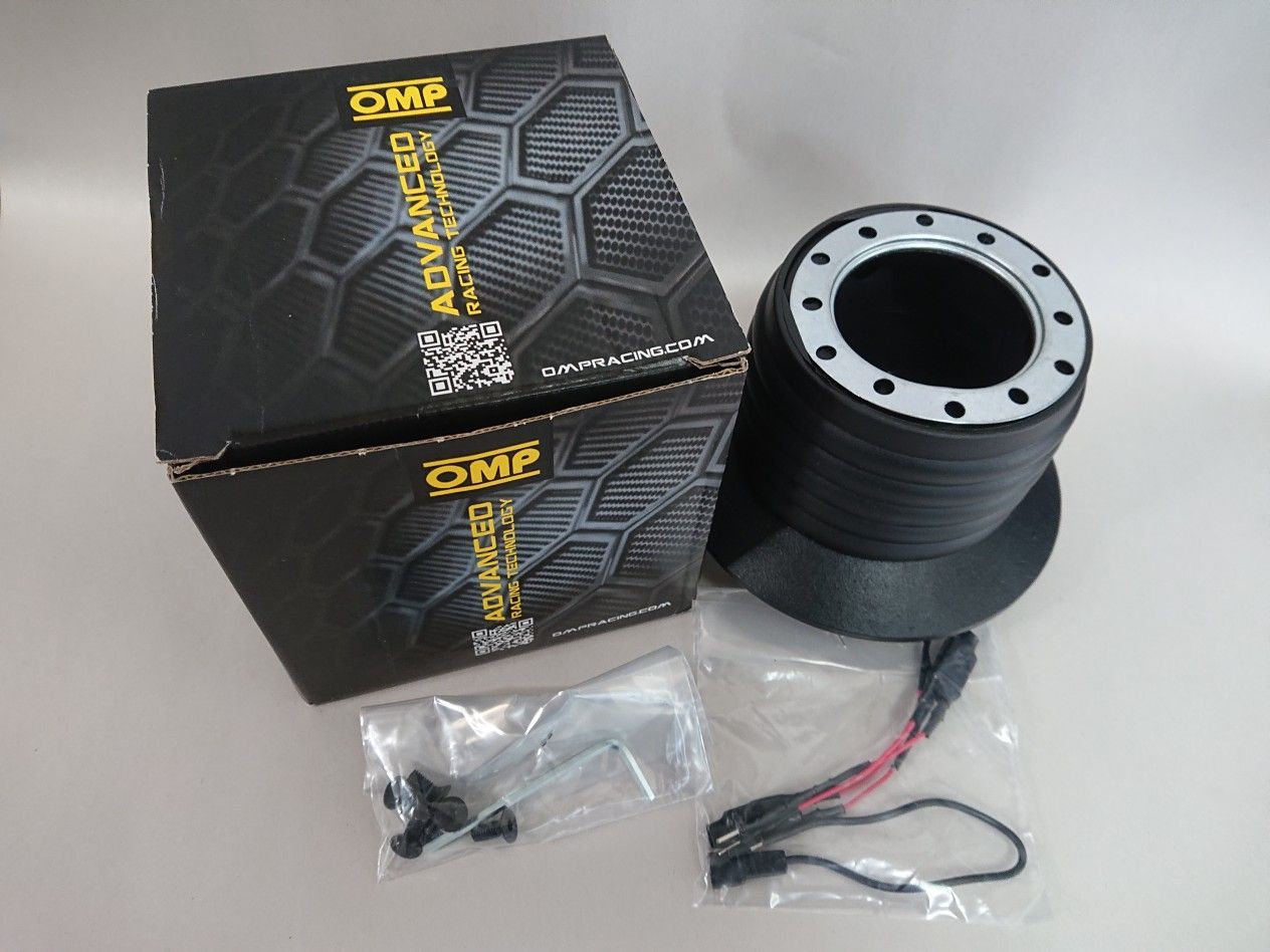アバルト595 OMP ステアリングボス ボルト エアバッグキャンセラー 配線付 アバルト595 OMP ステアリングボス ボルト エアバッグキャンセラー 配線付