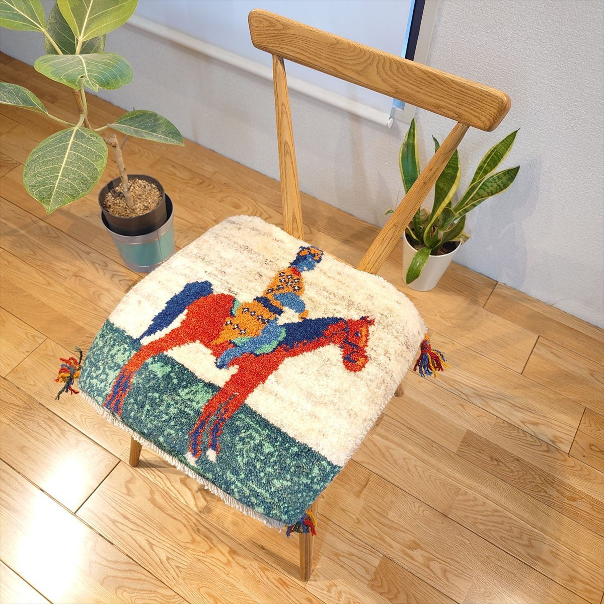 横42x41㎝ 馬に乗るカシュガイ族