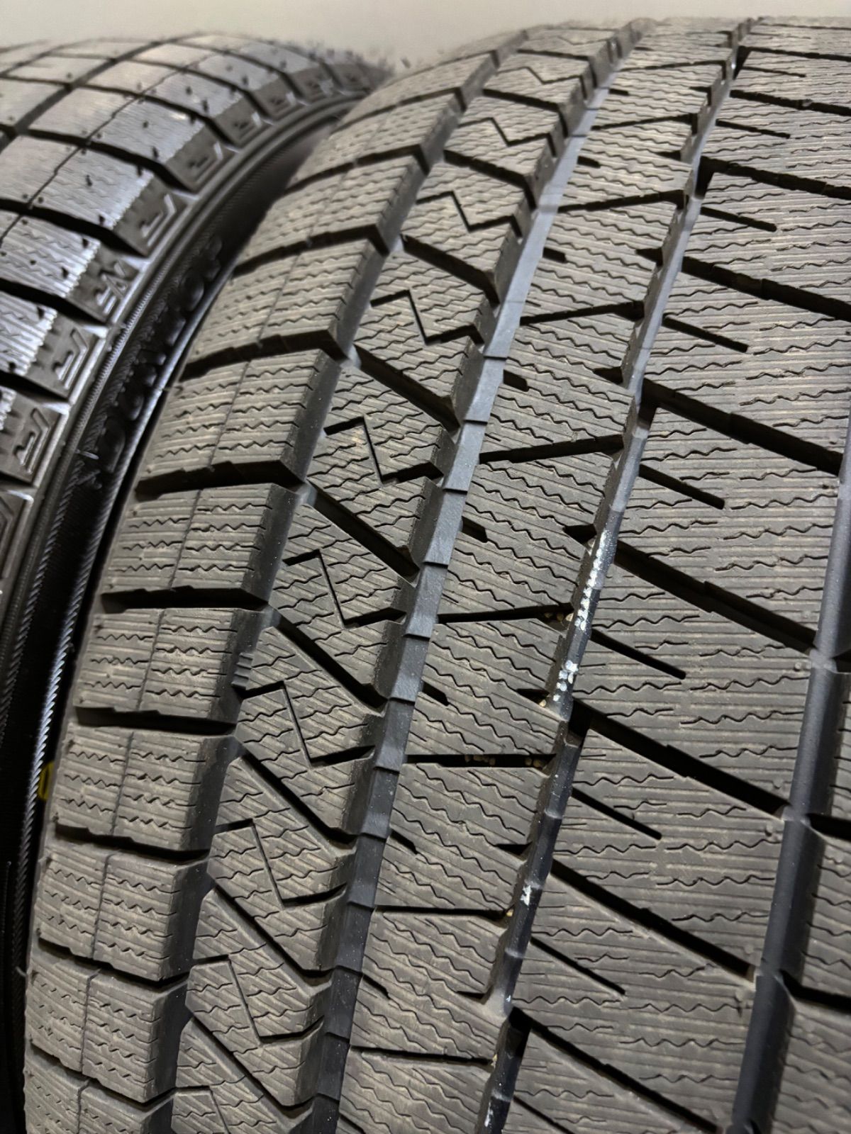 225 40R18 DUNLOP WINTER MAXX 03 スタッドレス 4本 ダンロップ ウィンターマックス WM03 ゴルフ クラブマン 1シリーズ 2-K142 TRITUETUBI_COM