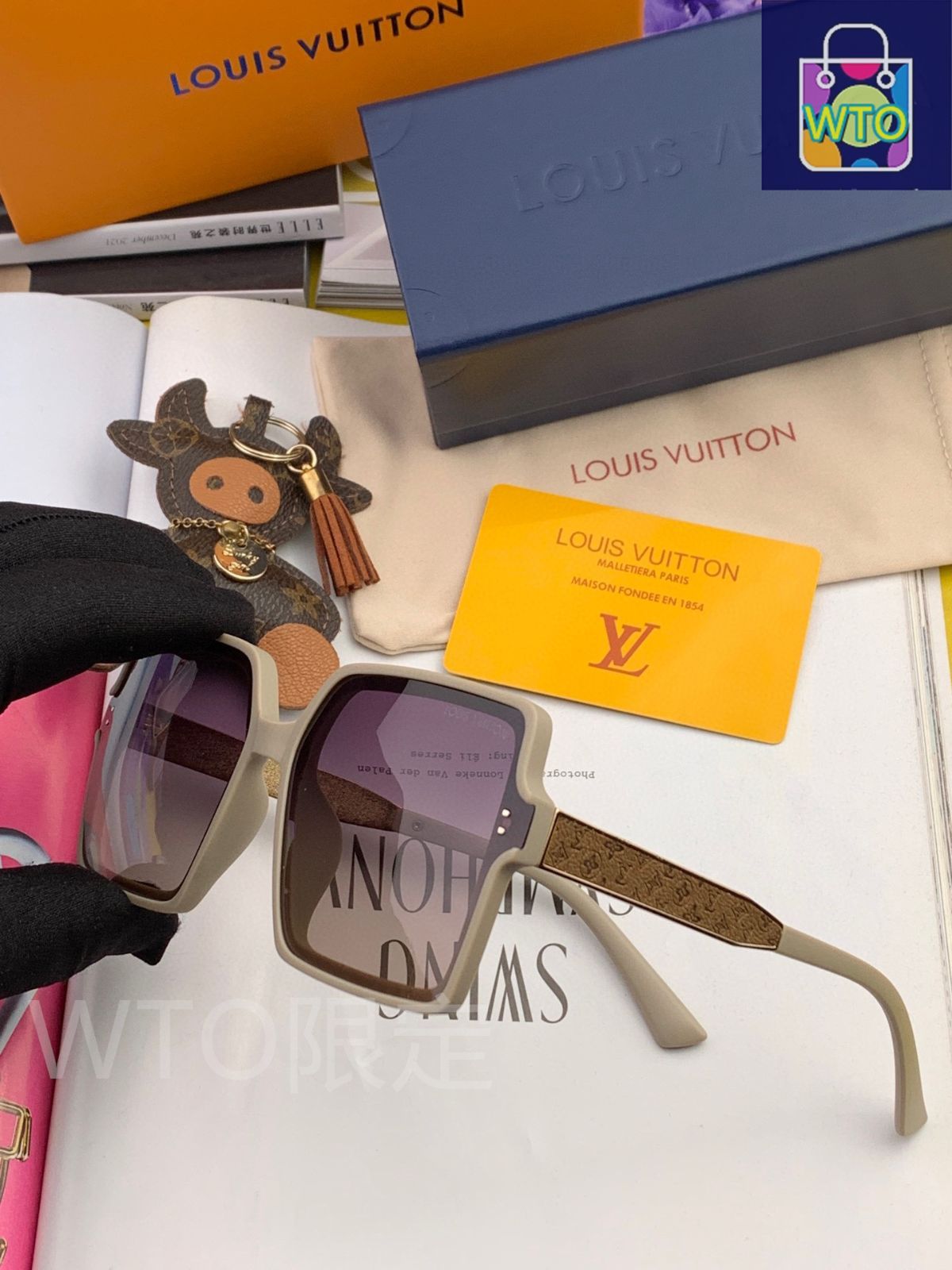 Louis Vuitton ブラウン 四角形 サングラス Louis Vuitton ブラウン 四角形 サングラス（LOUIS VUITTON】LV