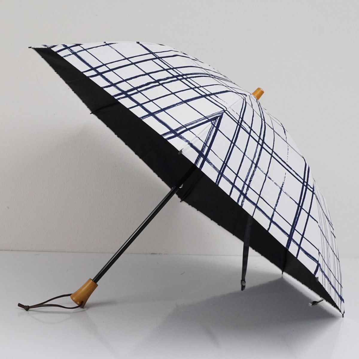 サンバリア100 完全遮光折日傘 品 2段折 格子柄 ブルー レトロ 折りたたみ日傘 UV 遮熱 50 cm FS 9234