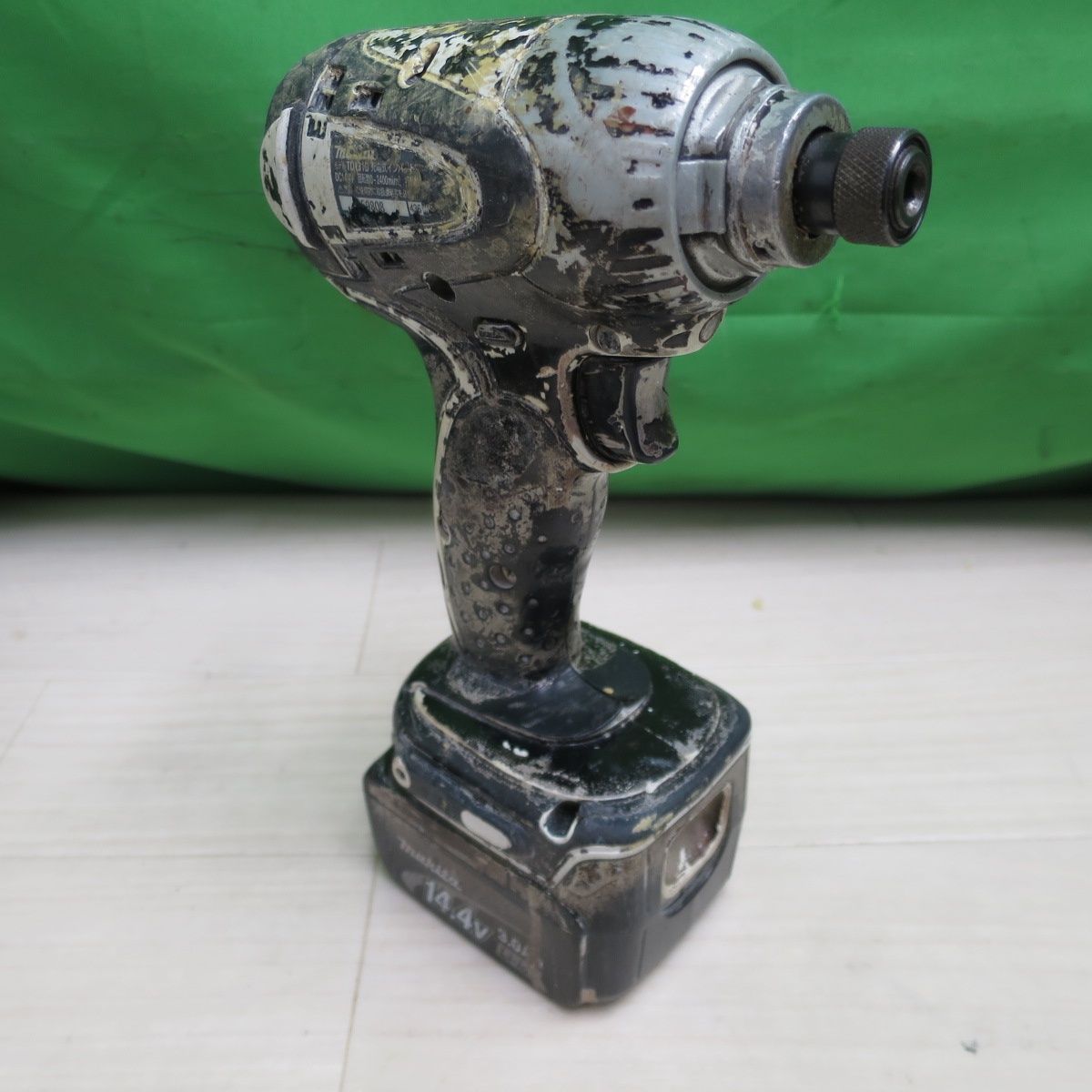 バッテリー2個 マキタ 充電式 インパクトドライバ TD131D 電動 工具 14.4V バッテリー BL1430 充電器 DC18RA makita