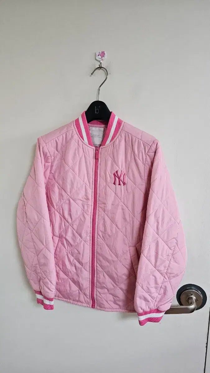 紅安南花文盃 ベトナム 15～16世紀 紅安南花文盃 紅安南花文盃 ベトナム 15～16世紀 紅安南花文盃 紅安南