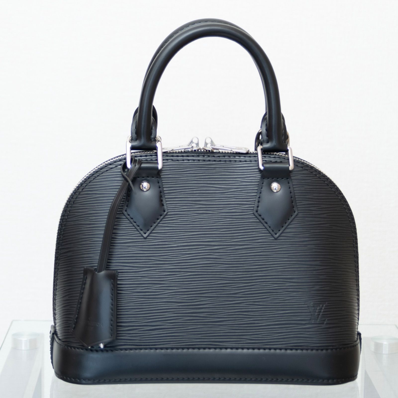 ルイヴィトン エピ アルマBB ハンドバッグ ブラック ルイヴィトン ハンドバッグ エピ アルマ BB ブラック LOUIS VUITTON